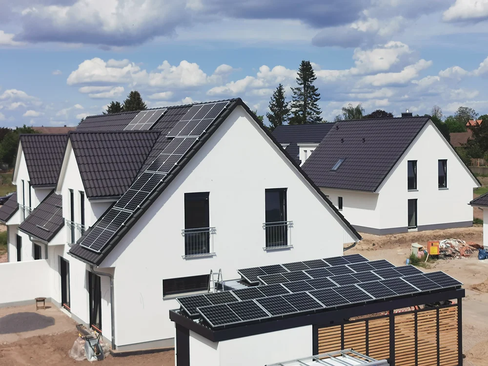 Photovoltaik auf Dach und Caport - Corona Solar